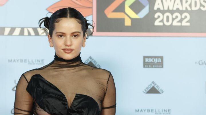 RosalÃ­a deslumbra en la alfombra roja de Los 40 Music Awards