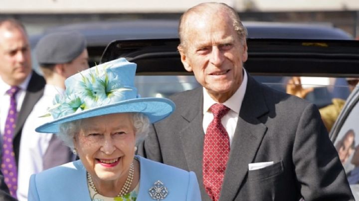 La Reina Isabel recupera la sonrisa tras el fallecimiento del Duque de Edimburgo