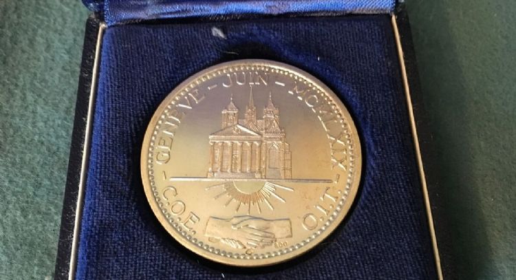 ¡Este trozo de metal del Papa puede hacerte ganar muchos euros! La Medalla de Oro de Papa Pablo VI de 100 Euros