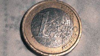 Piezas valiosas de Europa: La Moneda de 1 Euro que Ofrece un Curso de Cata de Vinos en la Ribera del Duero